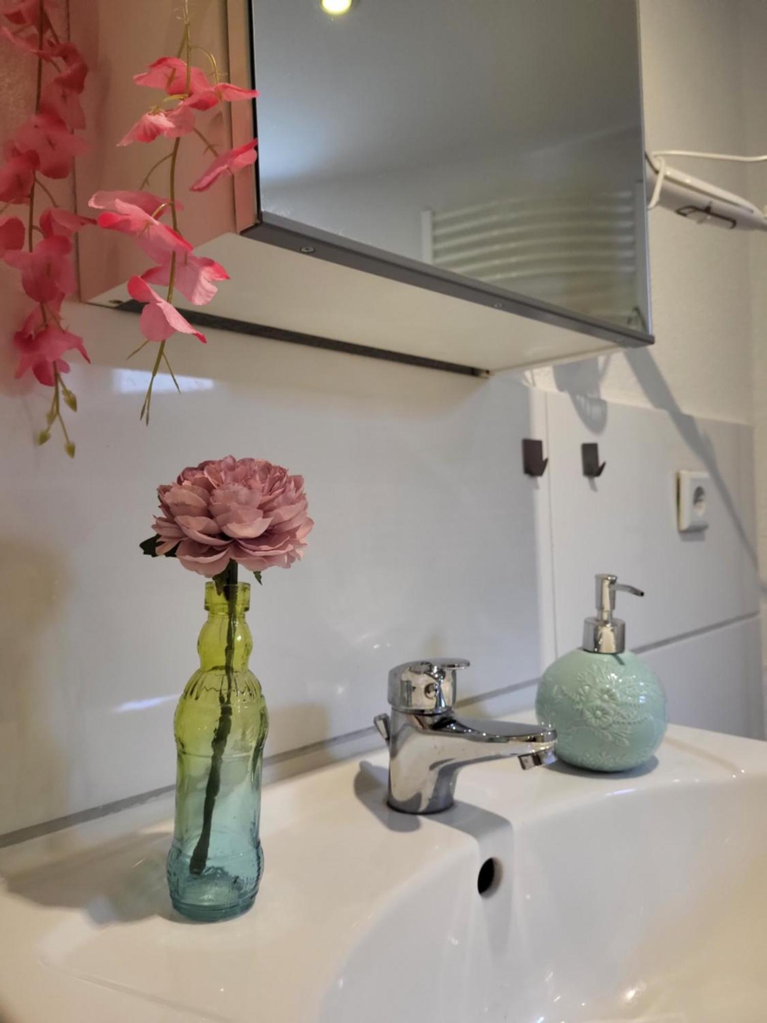 Mandelas Cozy Lounge Apartment Schmelz ภายนอก รูปภาพ